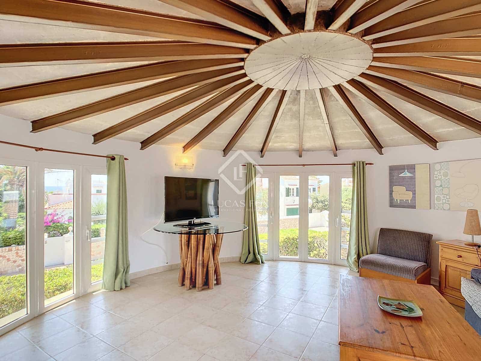 4 soveværelse Villa til salg i Ciutadella de Menorca med swimmingpool garage - € 725.000 (Ref: 8422379)