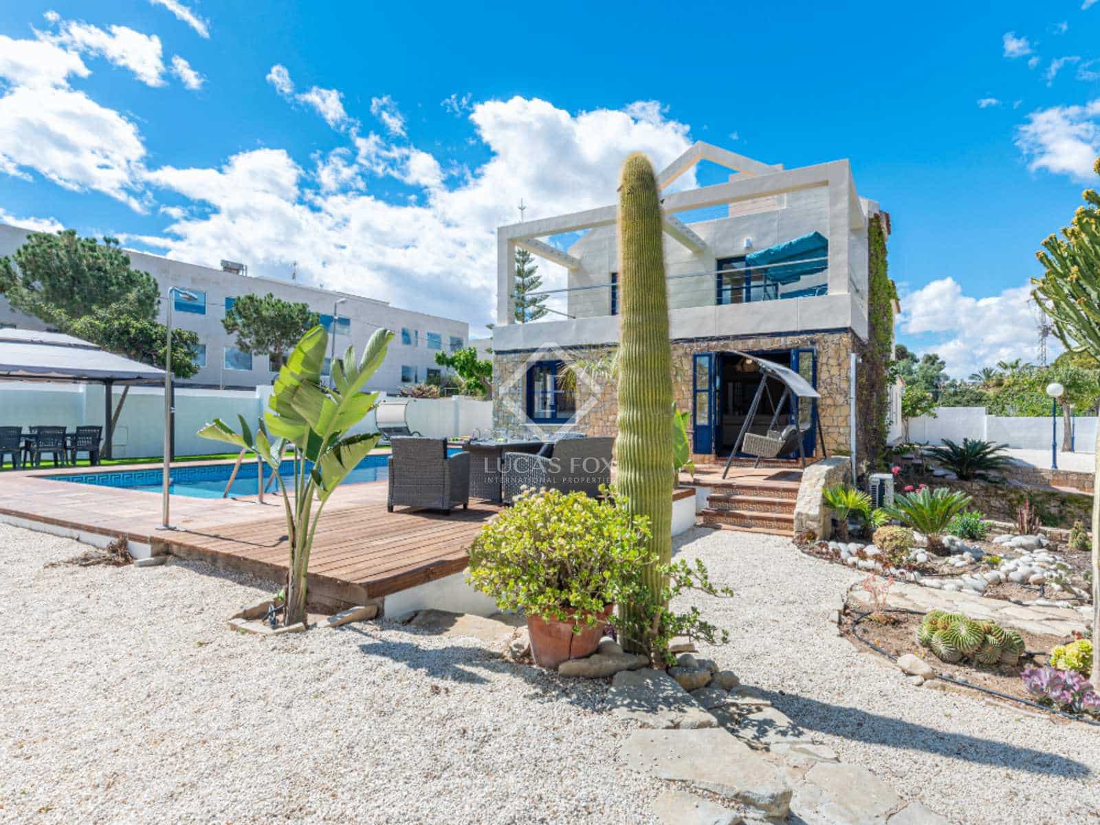 6 Zimmer Villa zu verkaufen in Alicante / Alacant Stadt mit Pool - 1.400.000 € (Ref: 8422670)