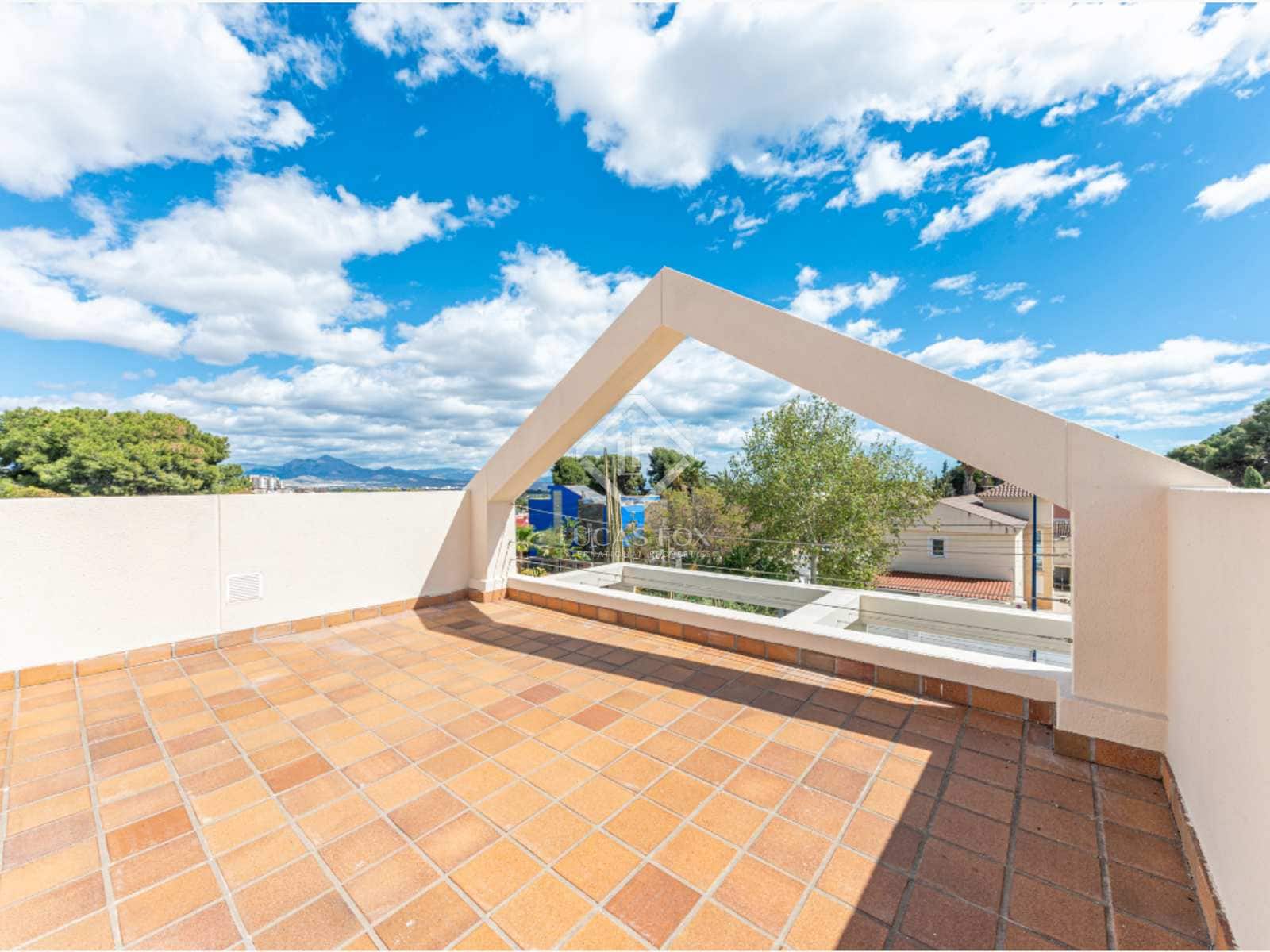 6 Zimmer Villa zu verkaufen in Alicante / Alacant Stadt mit Pool - 1.400.000 € (Ref: 8422670)