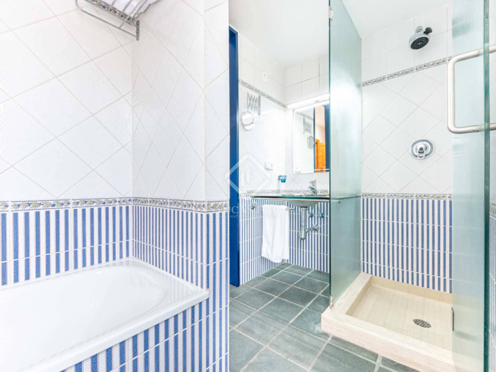 6 Zimmer Villa zu verkaufen in Alicante / Alacant Stadt mit Pool - 1.400.000 € (Ref: 8422670)