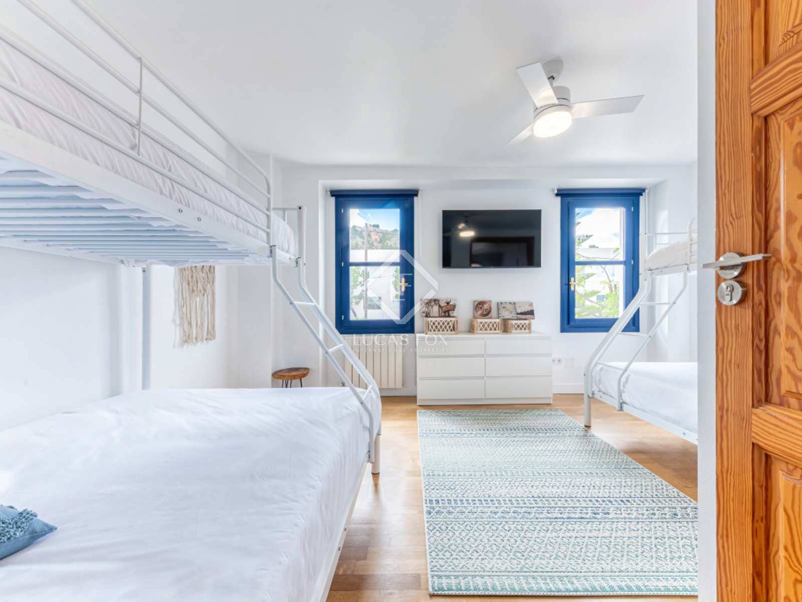 6 Zimmer Villa zu verkaufen in Alicante / Alacant Stadt mit Pool - 1.400.000 € (Ref: 8422670)