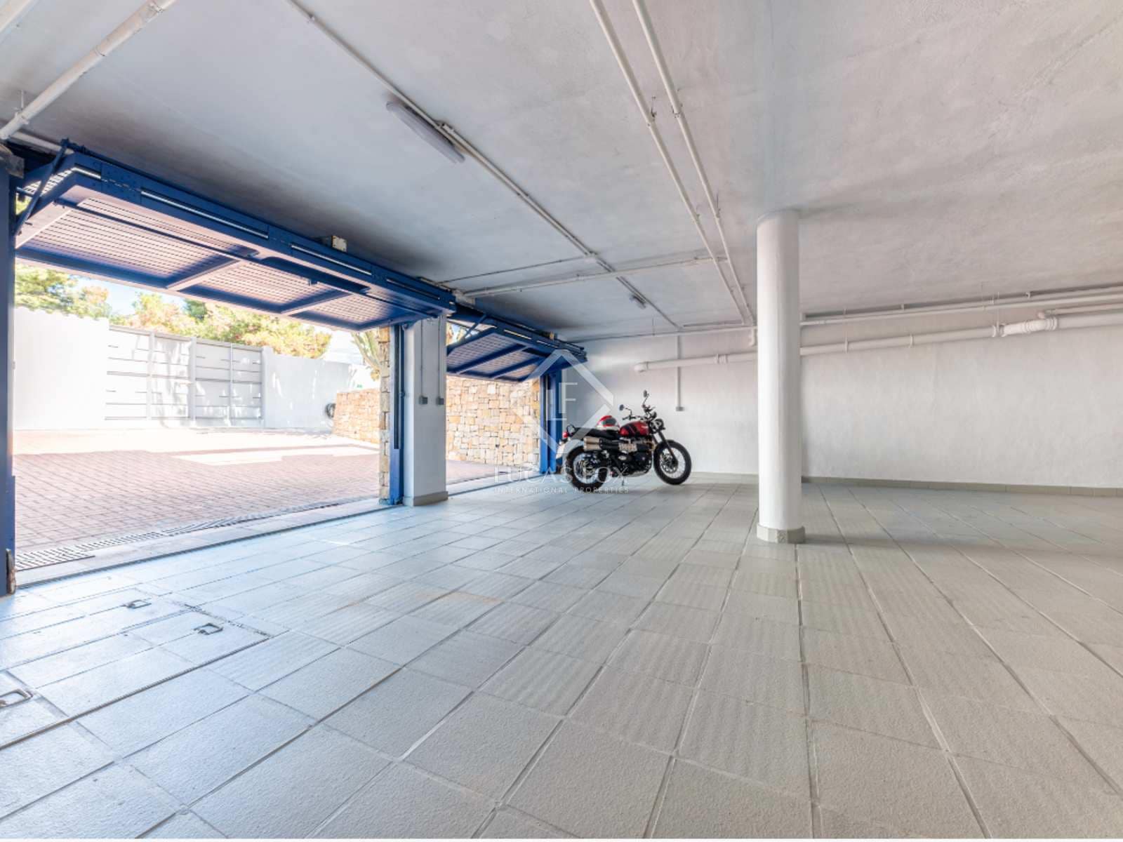 6 Zimmer Villa zu verkaufen in Alicante / Alacant Stadt mit Pool - 1.400.000 € (Ref: 8422670)