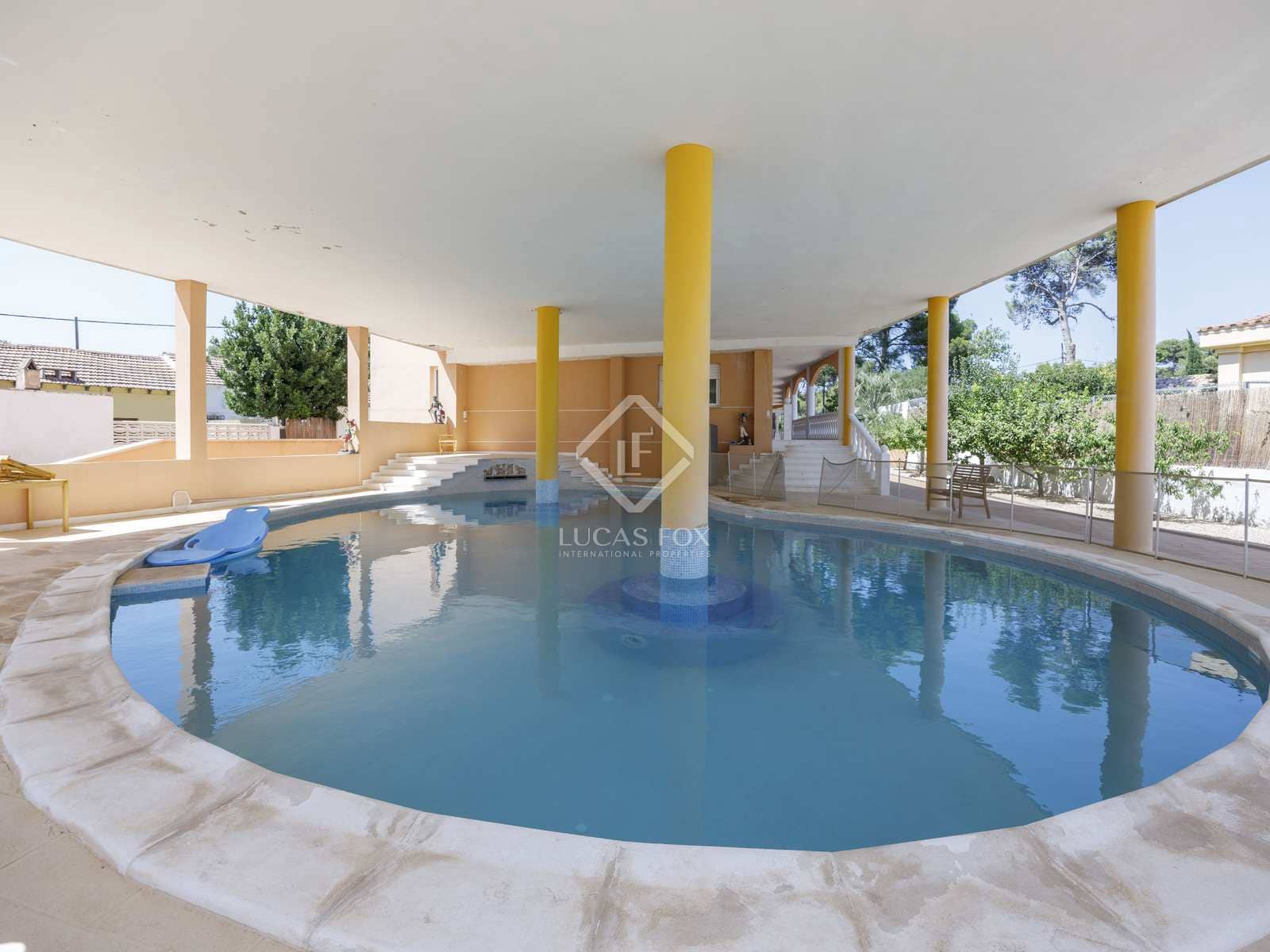 Chalet de 8 habitaciones en La Cañada en venta con piscina garaje - 1.600.000 € (Ref: 8422673)