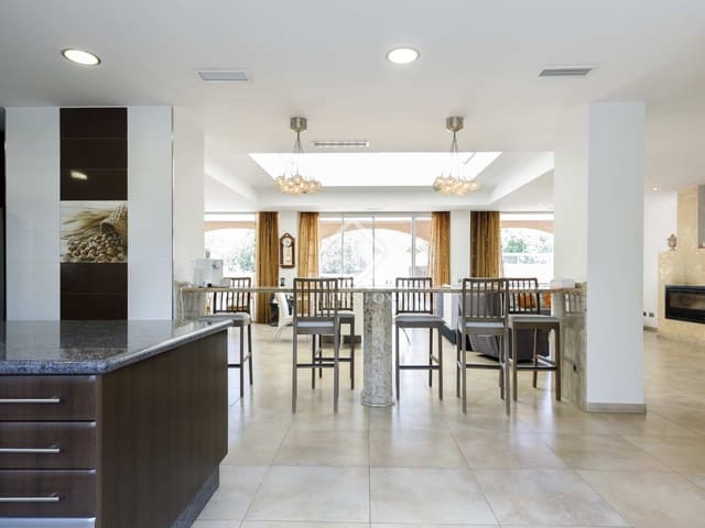 Chalet de 8 habitaciones en La Cañada, Paterna en venta con piscina garaje - 1.600.000 € (Ref: 8422673)