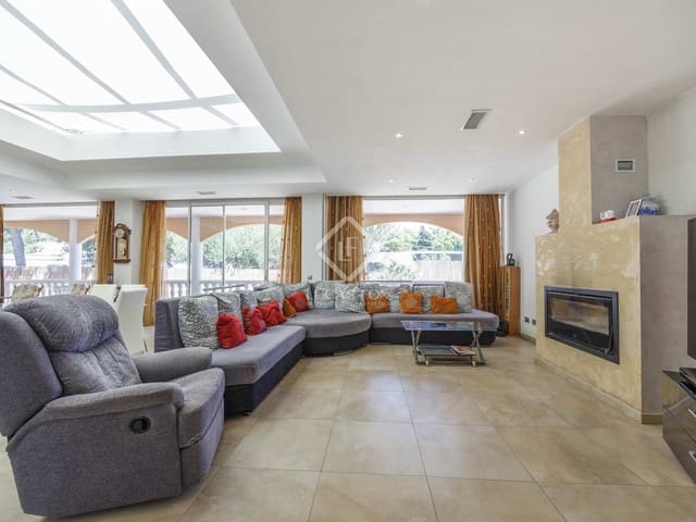 Chalet de 8 habitaciones en La Cañada, Paterna en venta con piscina garaje - 1.600.000 € (Ref: 8422673)