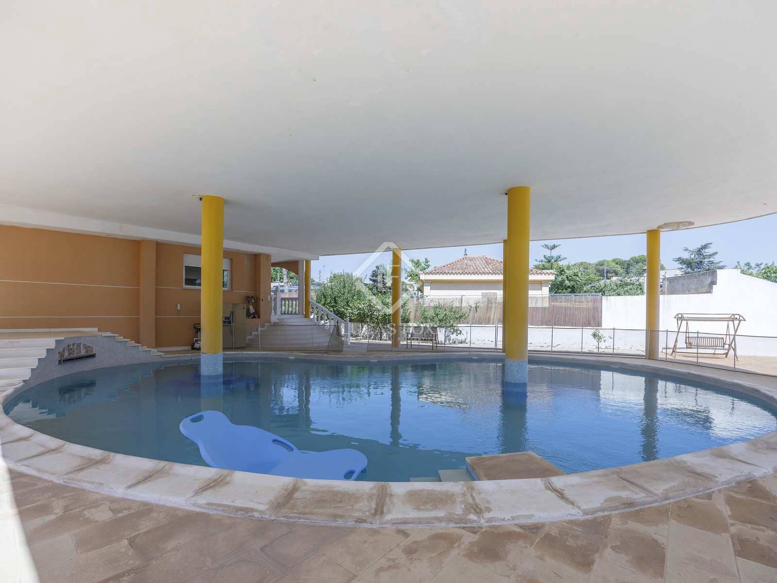 Chalet de 8 habitaciones en La Cañada en venta con piscina garaje - 1.600.000 € (Ref: 8422673)