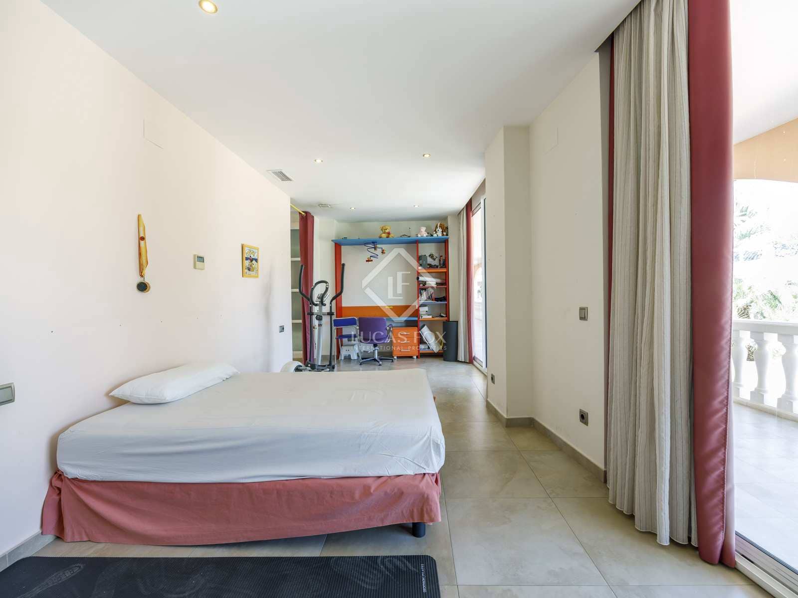 Chalet de 8 habitaciones en La Cañada en venta con piscina garaje - 1.600.000 € (Ref: 8422673)