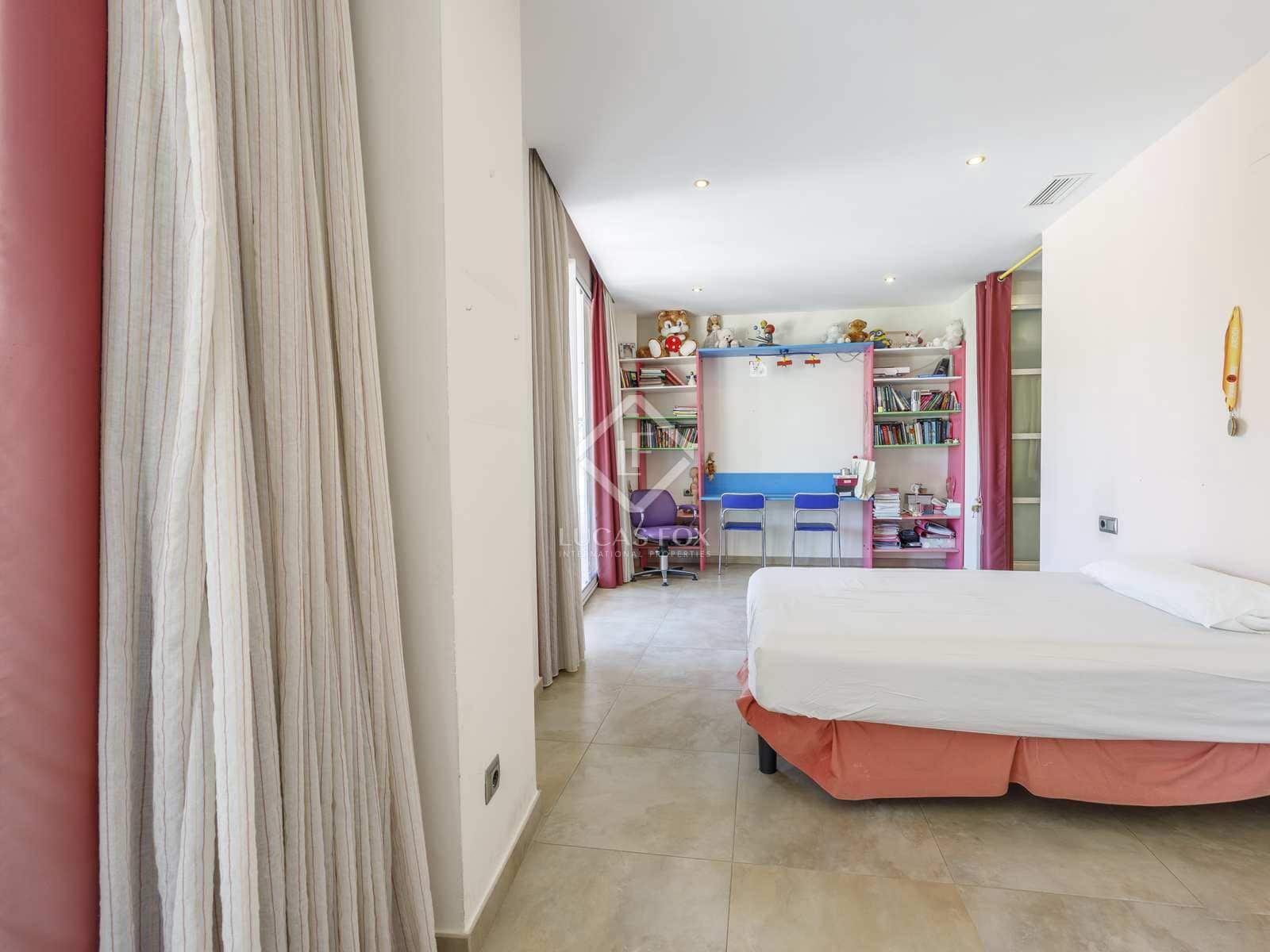 Chalet de 8 habitaciones en La Cañada en venta con piscina garaje - 1.600.000 € (Ref: 8422673)