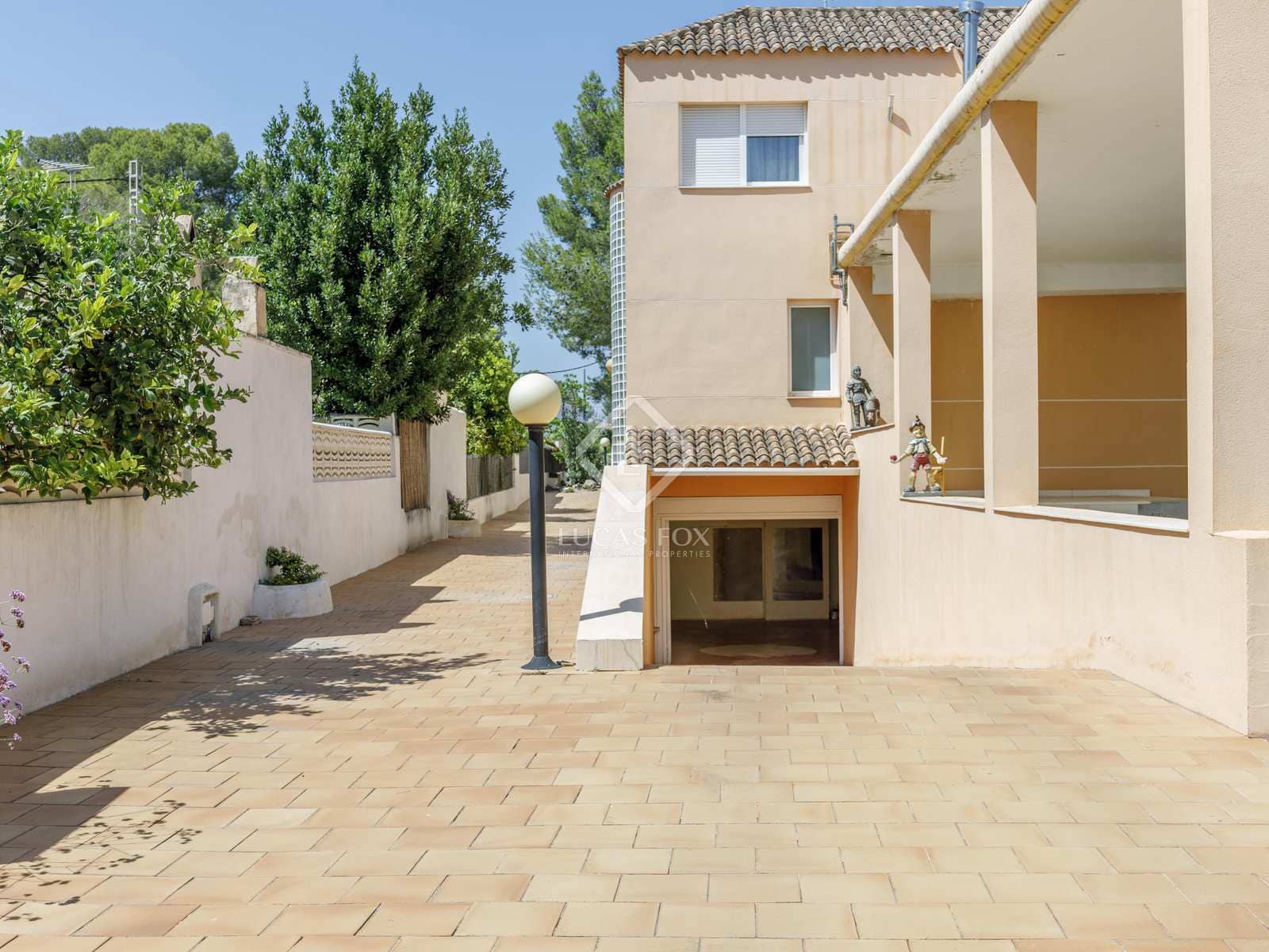 Chalet de 8 habitaciones en La Cañada en venta con piscina garaje - 1.600.000 € (Ref: 8422673)