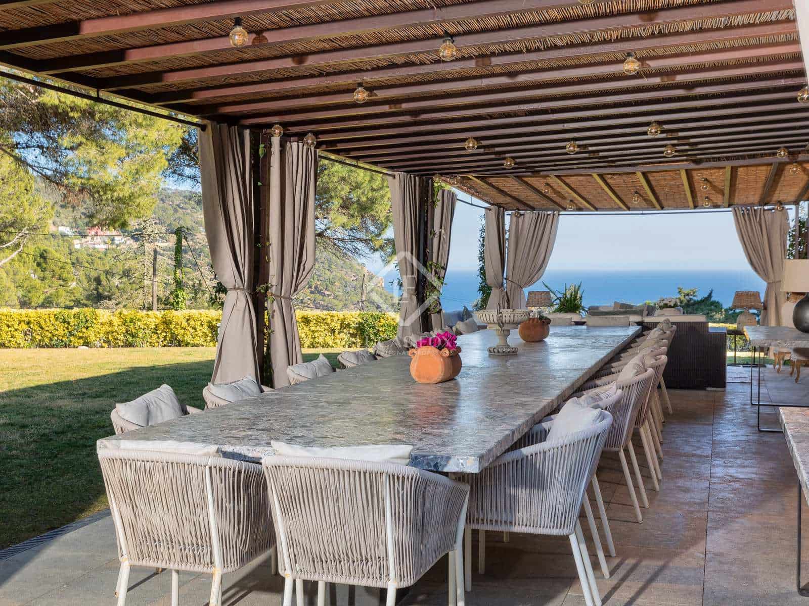 8 soverom Villa til salgs i Begur med svømmebasseng garasje - € 3 750 000 (Ref: 8425439)