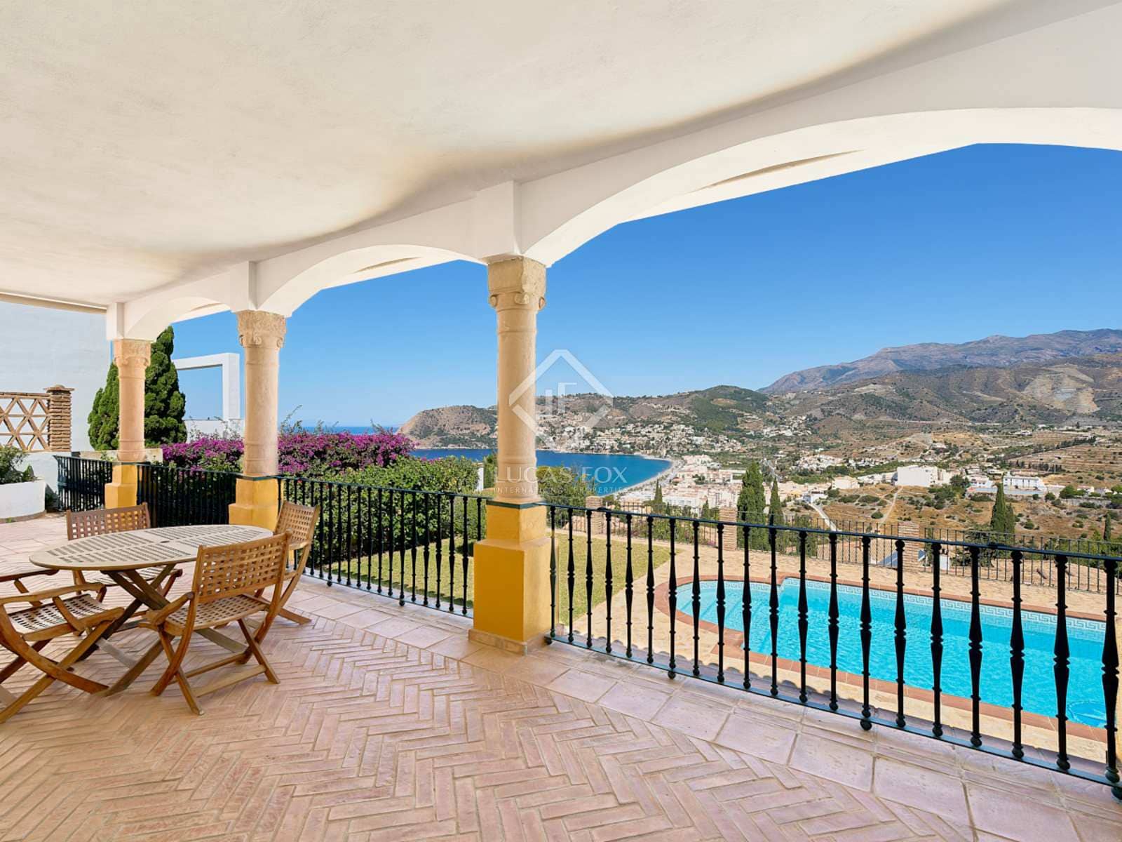 5 soveværelse Villa til salg i La Herradura med swimmingpool garage - € 1.650.000 (Ref: 8427889)