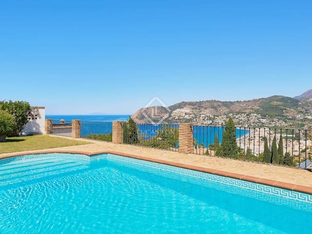 5 bedroom Villa for sale in La Herradura, Almuñécar with pool garage - € 1,650,000 (Ref: 8427889)