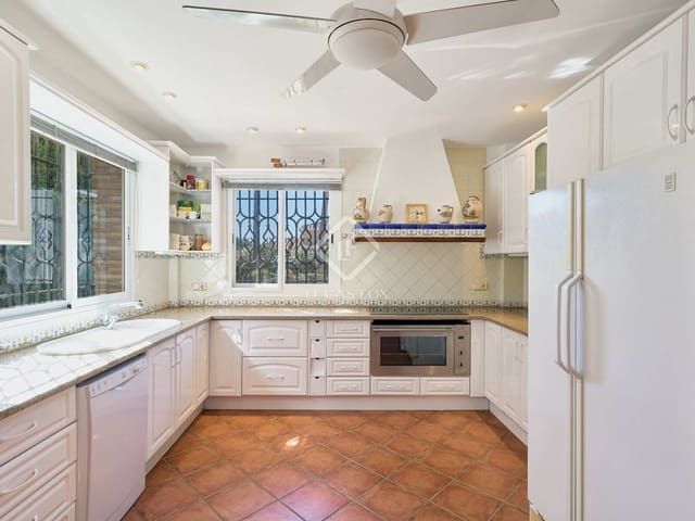 5 bedroom Villa for sale in La Herradura, Almuñécar with pool garage - € 1,650,000 (Ref: 8427889)