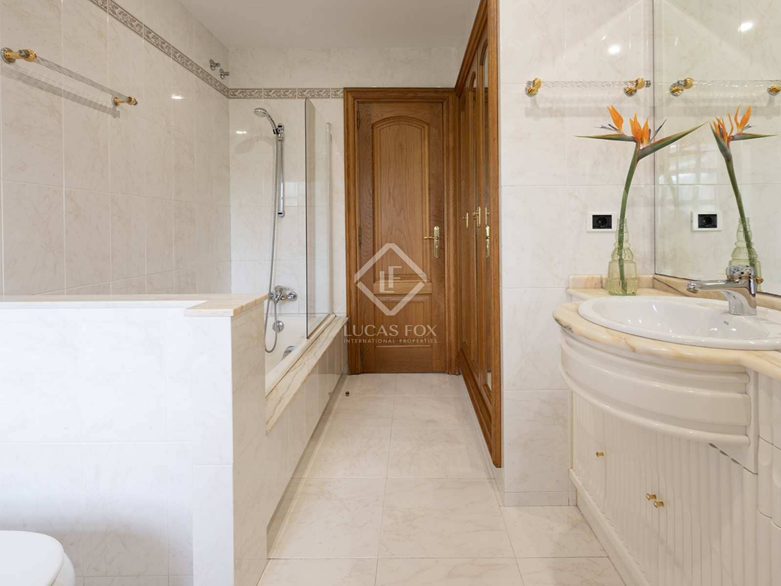 9 soveværelse Villa til salg i Santiago de Compostela med swimmingpool garage - € 1.200.000 (Ref: 8431976)