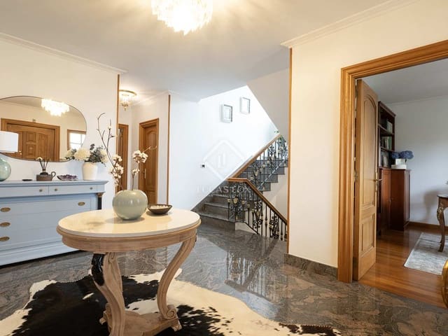 9 sypialnia Willa na sprzedaż w Santiago de Compostela z basenem garażem - 1 200 000 € (Ref: 8431976)