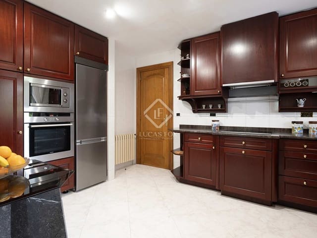 9 bedroom Villa for sale in Santiago de Compostela with pool garage - € 1,200,000 (Ref: 8431976)