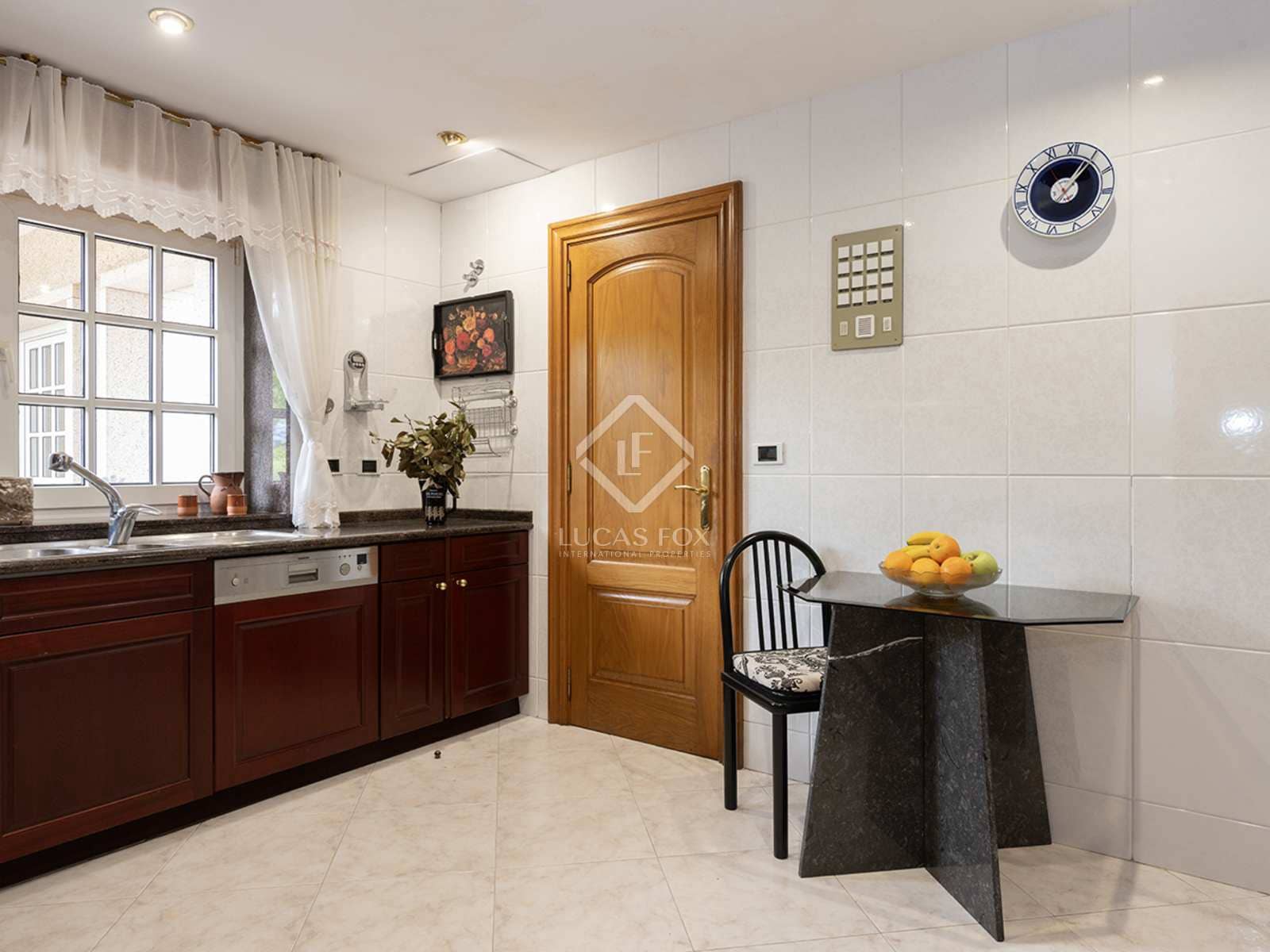 9 soveværelse Villa til salg i Santiago de Compostela med swimmingpool garage - € 1.200.000 (Ref: 8431976)