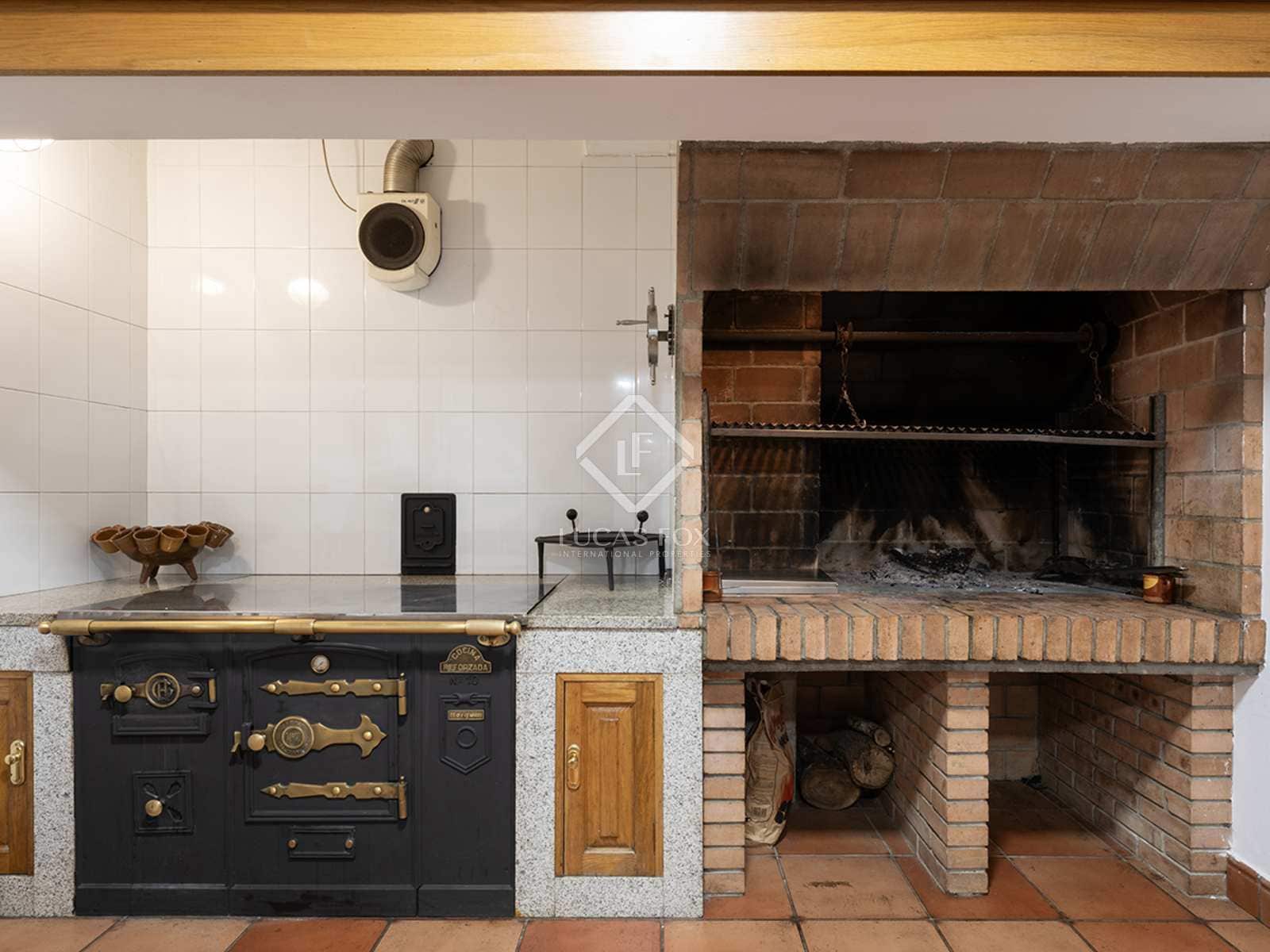 9 soveværelse Villa til salg i Santiago de Compostela med swimmingpool garage - € 1.200.000 (Ref: 8431976)