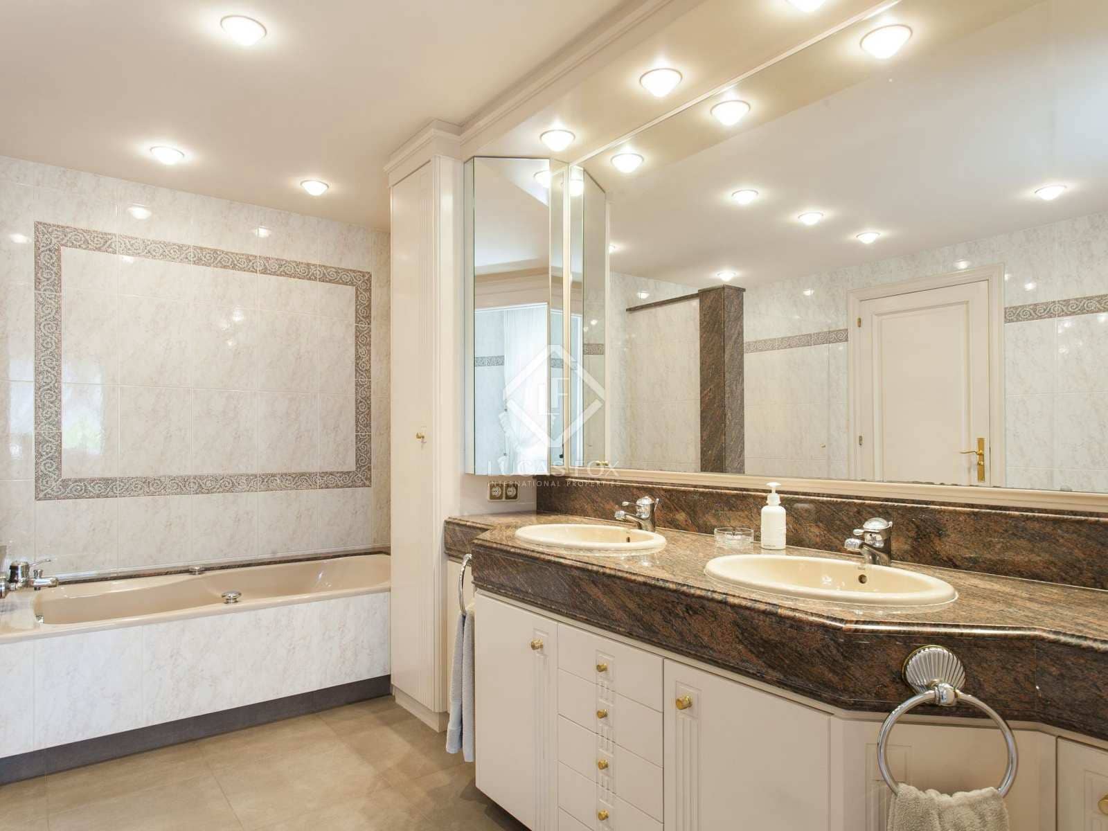 5 soverom Villa til salgs i Sitges med svømmebasseng garasje - € 3 650 000 (Ref: 8432070)