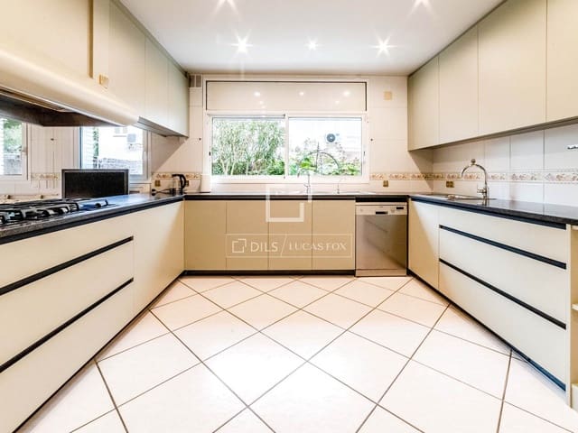 5 makuuhuone Huvila myytävänä paikassa Sitges mukana uima-altaan 
autotalli - 3 650 000 € (Ref: 8432070)