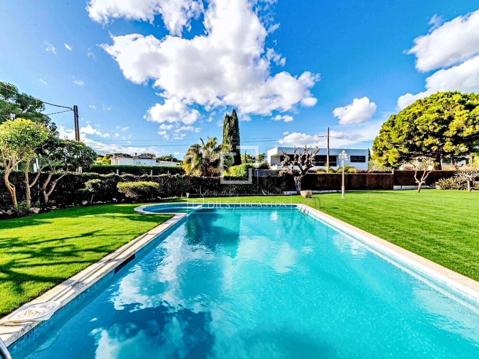 5 soverom Villa til salgs i Sitges med svømmebasseng garasje - € 3 650 000 (Ref: 8432070)