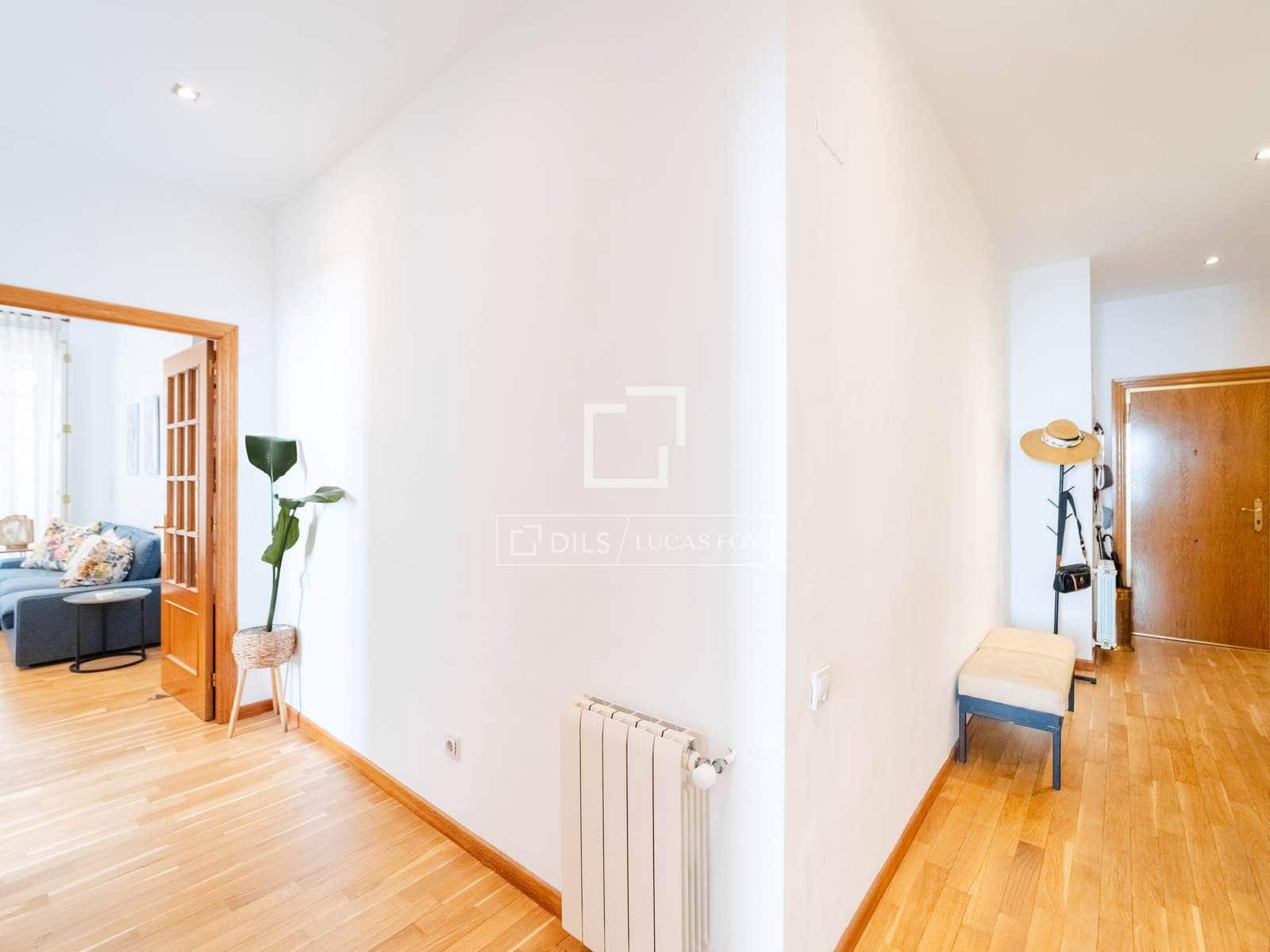 2 bedroom Apartment for rent in Valencia city - € 2,100 (Ref: 8433570)