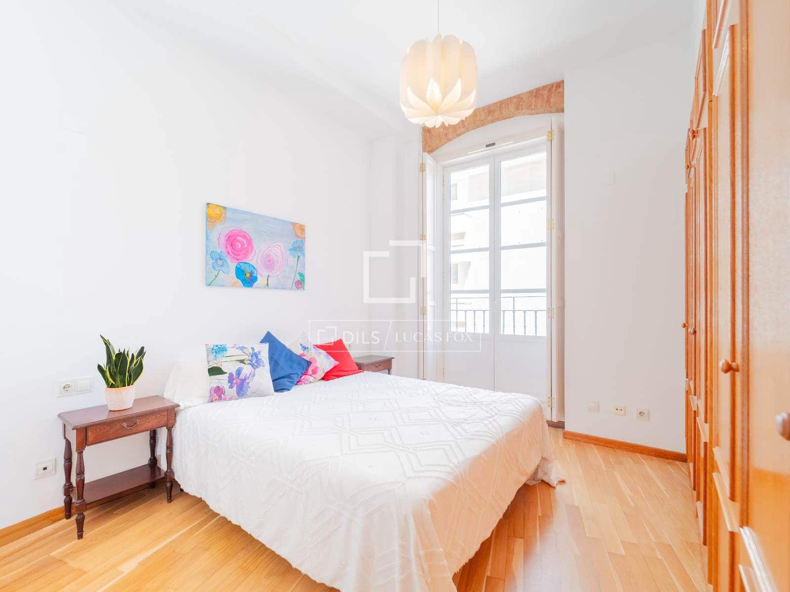 2 bedroom Apartment for rent in Valencia city - € 2,100 (Ref: 8433570)