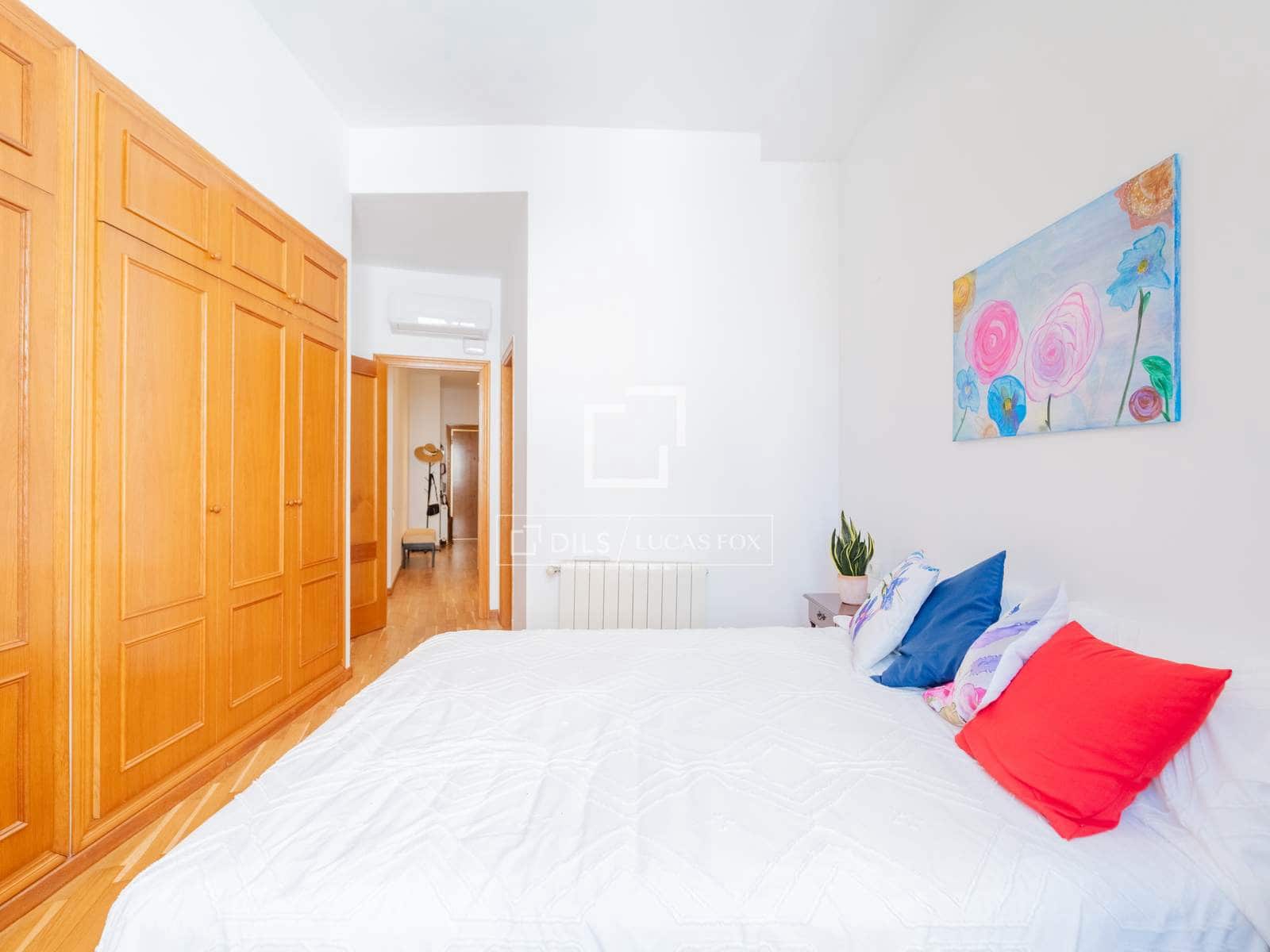 2 bedroom Apartment for rent in Valencia city - € 2,100 (Ref: 8433570)