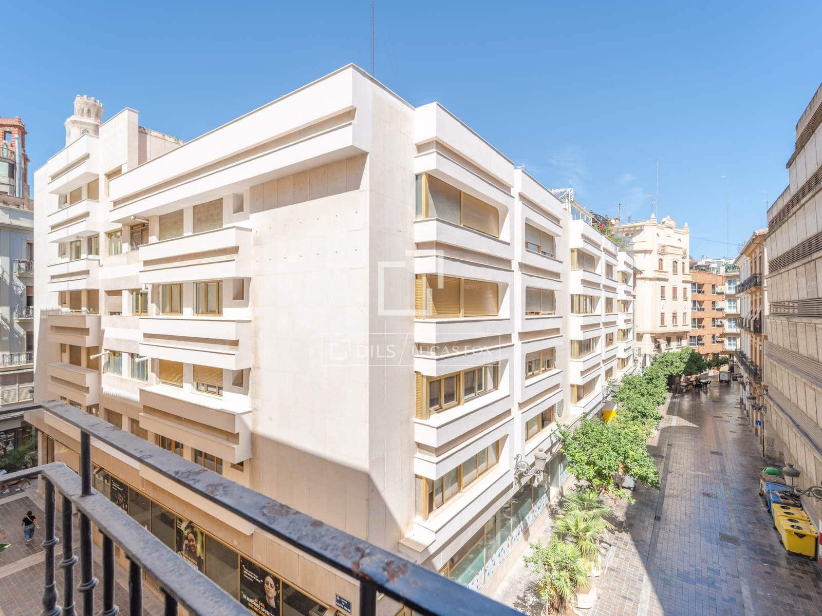 2 bedroom Apartment for rent in Valencia city - € 2,100 (Ref: 8433570)