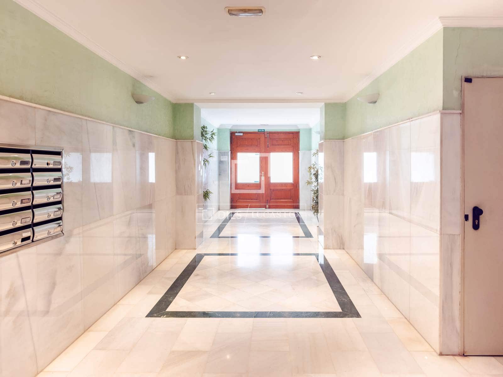 2 bedroom Apartment for rent in Valencia city - € 2,100 (Ref: 8433570)