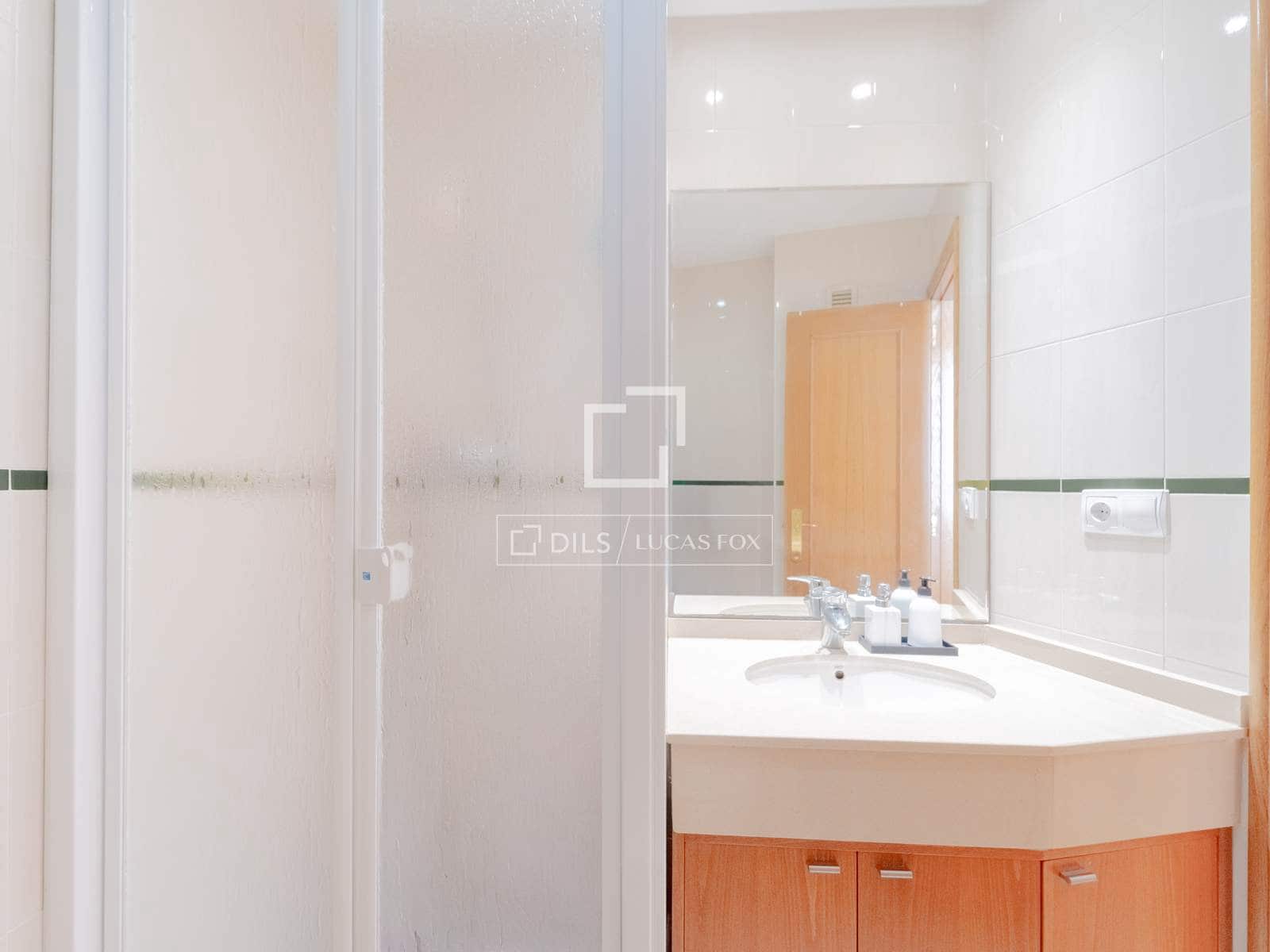 2 bedroom Apartment for rent in Valencia city - € 2,100 (Ref: 8433570)