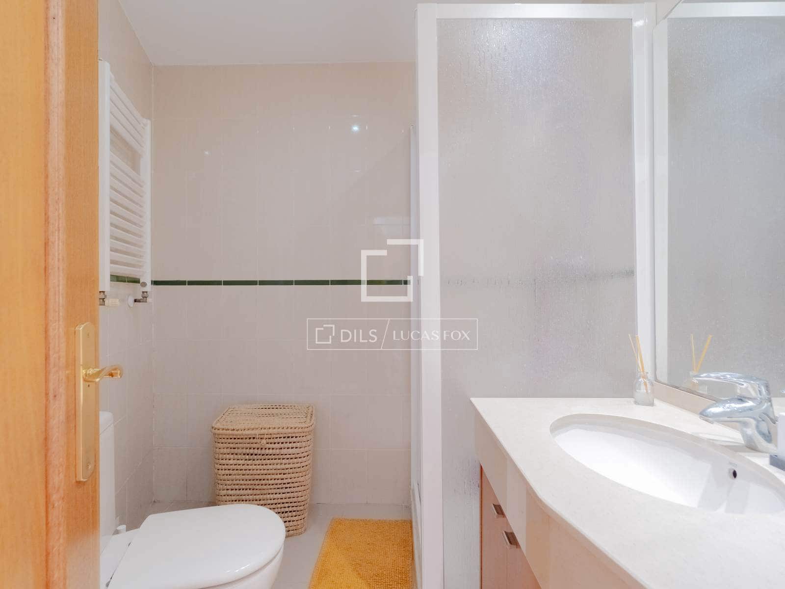 2 bedroom Apartment for rent in Valencia city - € 2,100 (Ref: 8433570)