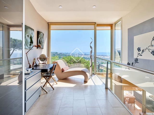 4 bedroom Villa for sale in Premià de Dalt with pool garage - € 1,350,000 (Ref: 8435224)