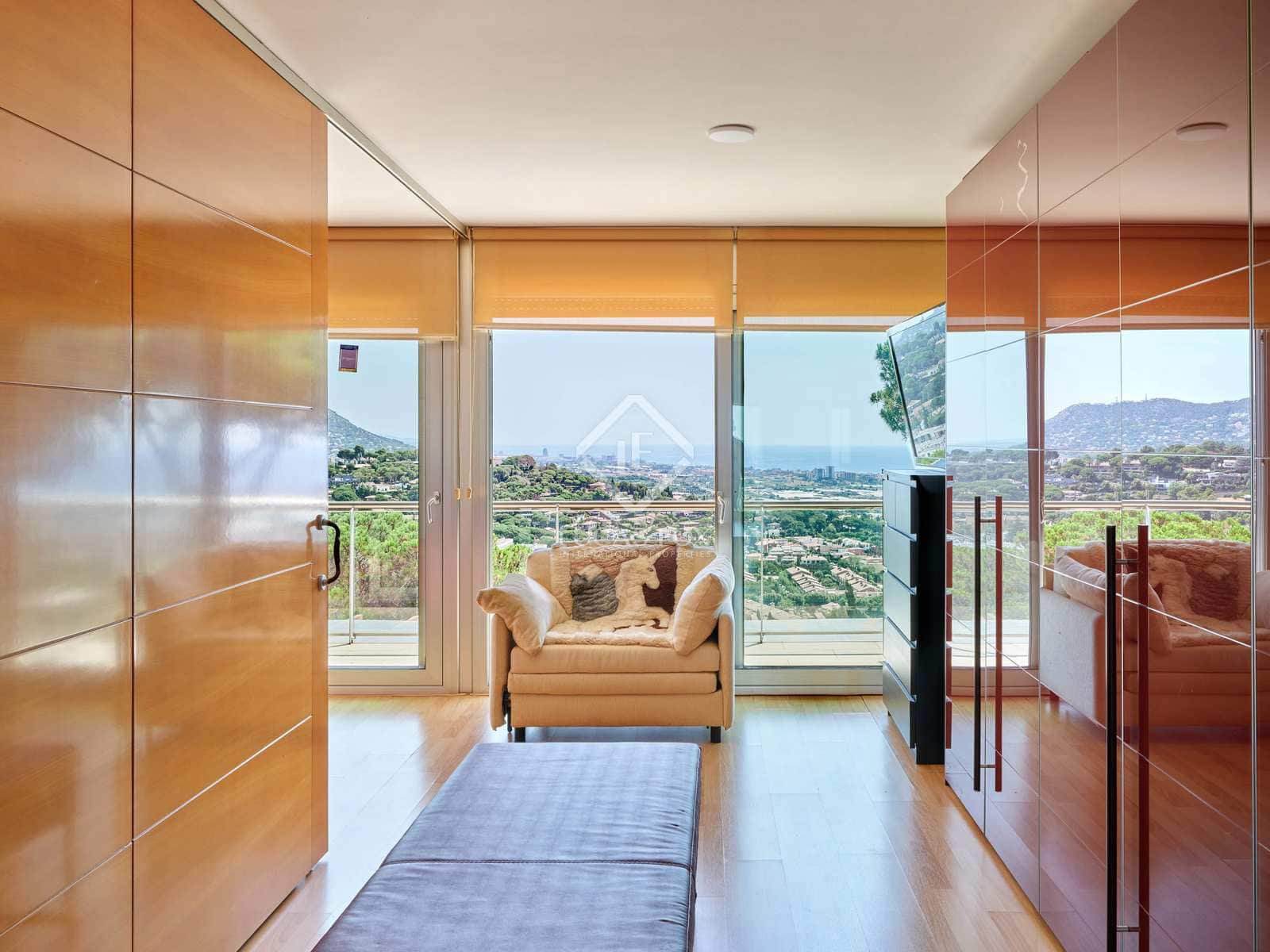 4 soverom Villa til salgs i Premia de Dalt med svømmebasseng garasje - € 1 350 000 (Ref: 8435224)