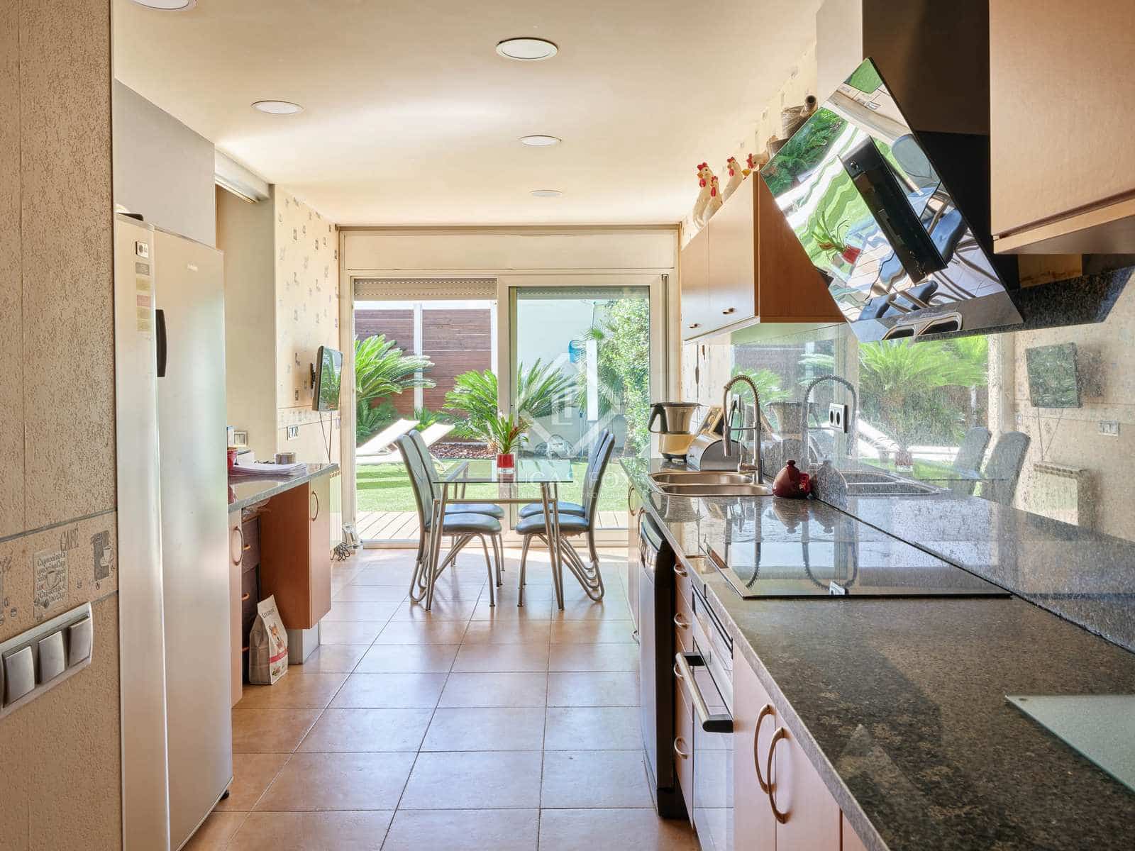 4 soverom Villa til salgs i Premia de Dalt med svømmebasseng garasje - € 1 350 000 (Ref: 8435224)