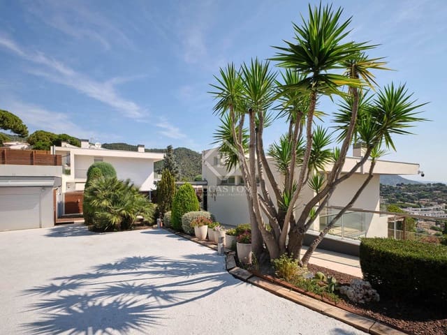 4 bedroom Villa for sale in Premià de Dalt with pool garage - € 1,350,000 (Ref: 8435224)