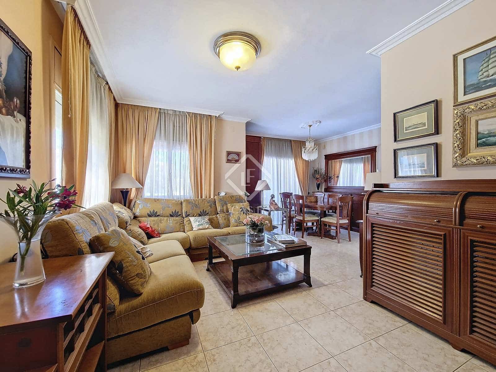 4 soveværelse Villa til salg i Cubelles med swimmingpool garage - € 460.000 (Ref: 8438142)