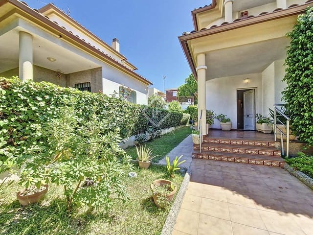 4 soverom Villa til salgs i Cubelles med svømmebasseng garasje - € 460 000 (Ref: 8438142)