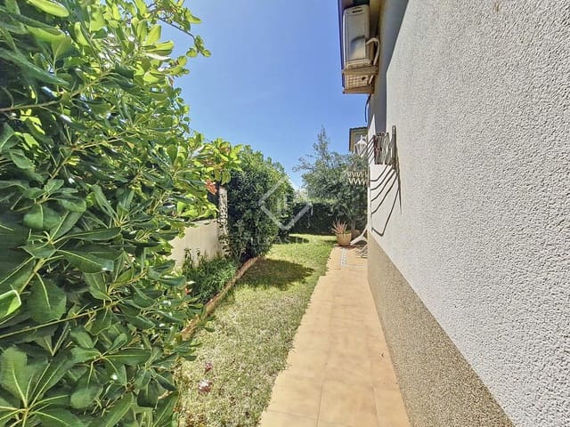 4 soverom Villa til salgs i Cubelles med svømmebasseng garasje - € 460 000 (Ref: 8438142)