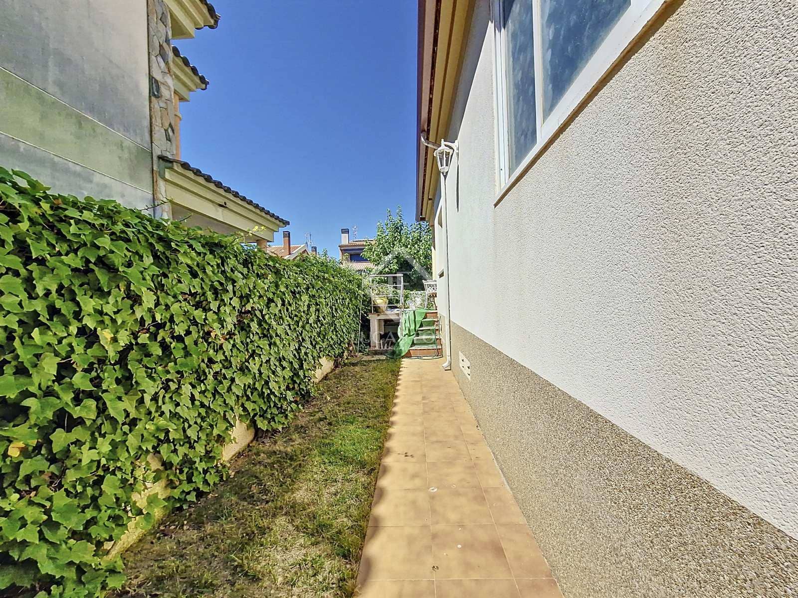 4 soveværelse Villa til salg i Cubelles med swimmingpool garage - € 460.000 (Ref: 8438142)