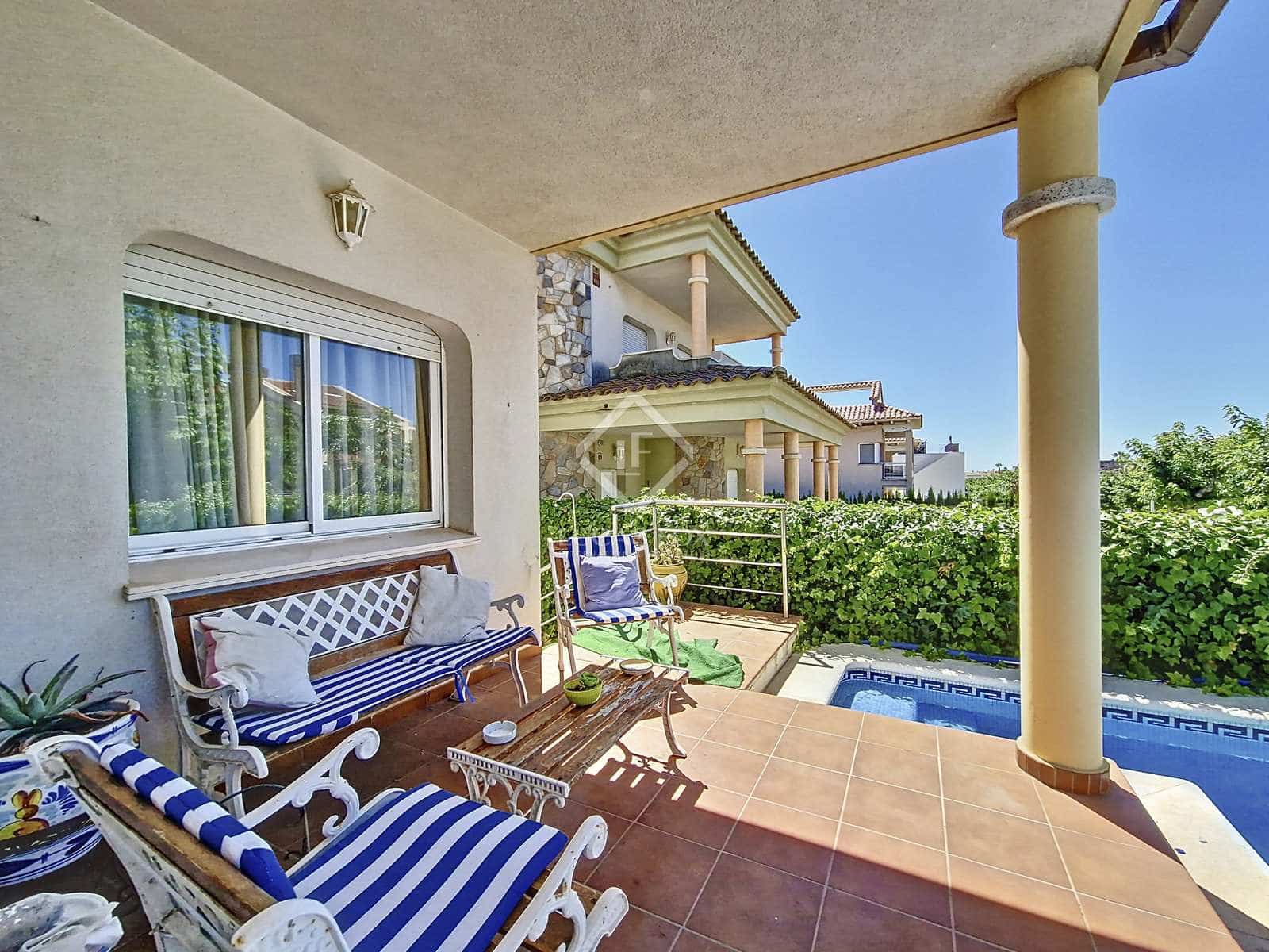 4 soveværelse Villa til salg i Cubelles med swimmingpool garage - € 460.000 (Ref: 8438142)