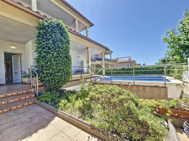 4 soverom Villa til salgs i Cubelles med svømmebasseng garasje - € 460 000 (Ref: 8438142)