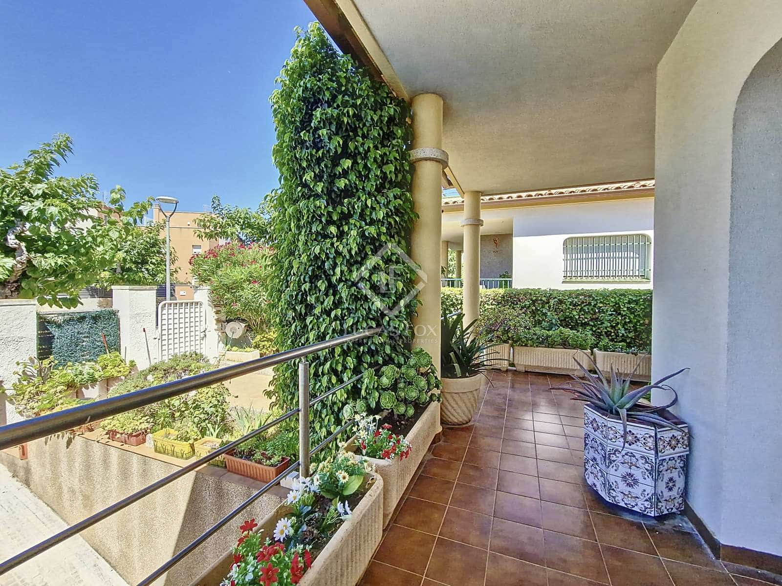 4 soveværelse Villa til salg i Cubelles med swimmingpool garage - € 460.000 (Ref: 8438142)