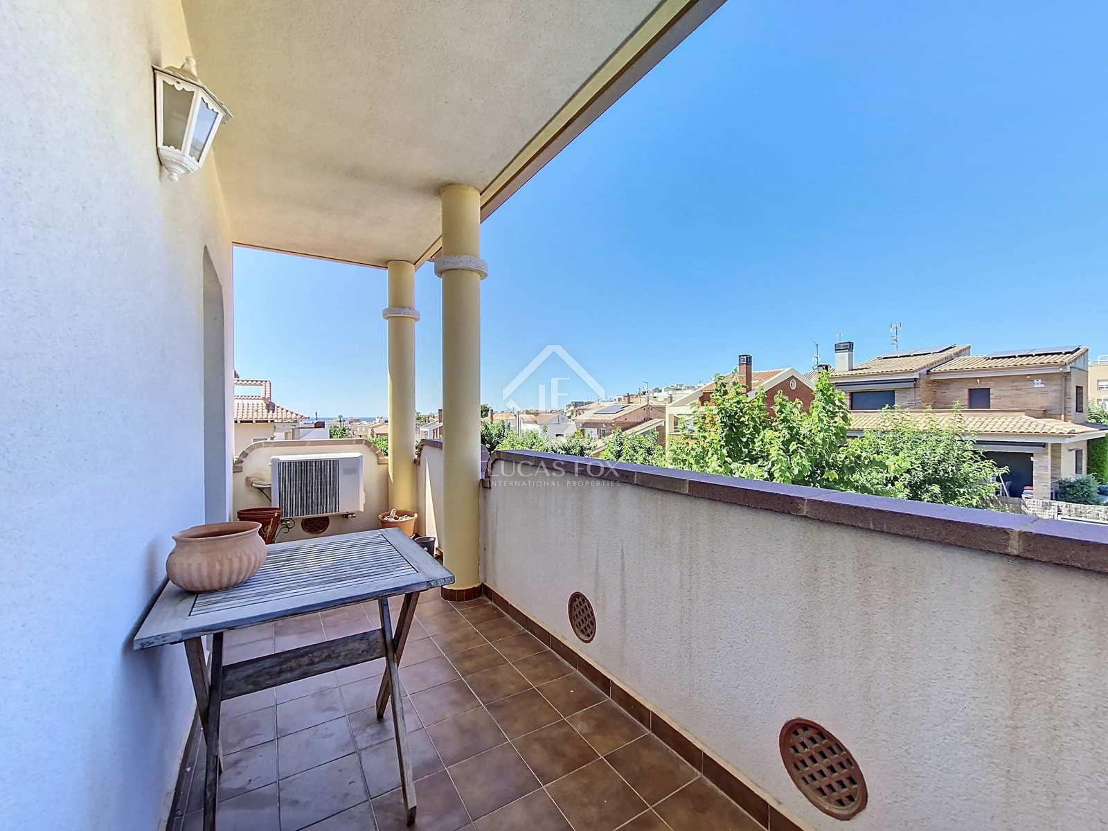 4 soveværelse Villa til salg i Cubelles med swimmingpool garage - € 460.000 (Ref: 8438142)