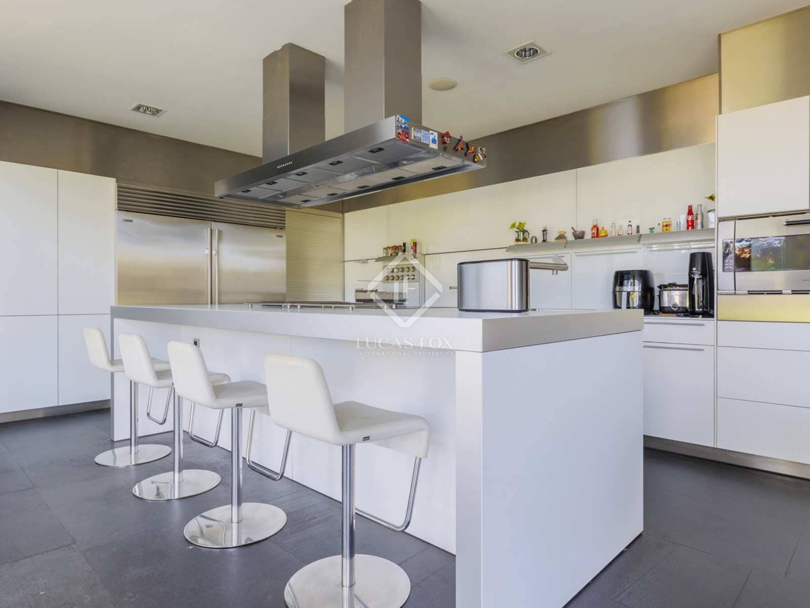 7 soveværelse Villa til salg i Pozuelo de Alarcon med swimmingpool garage - € 7.300.000 (Ref: 8439587)