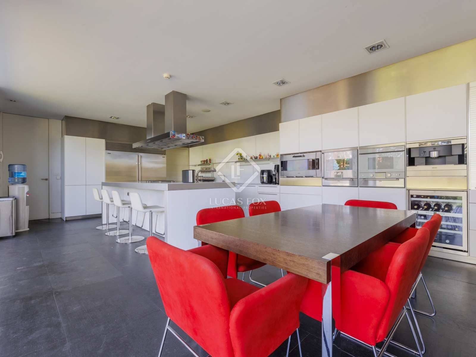 7 soveværelse Villa til salg i Pozuelo de Alarcon med swimmingpool garage - € 7.300.000 (Ref: 8439587)