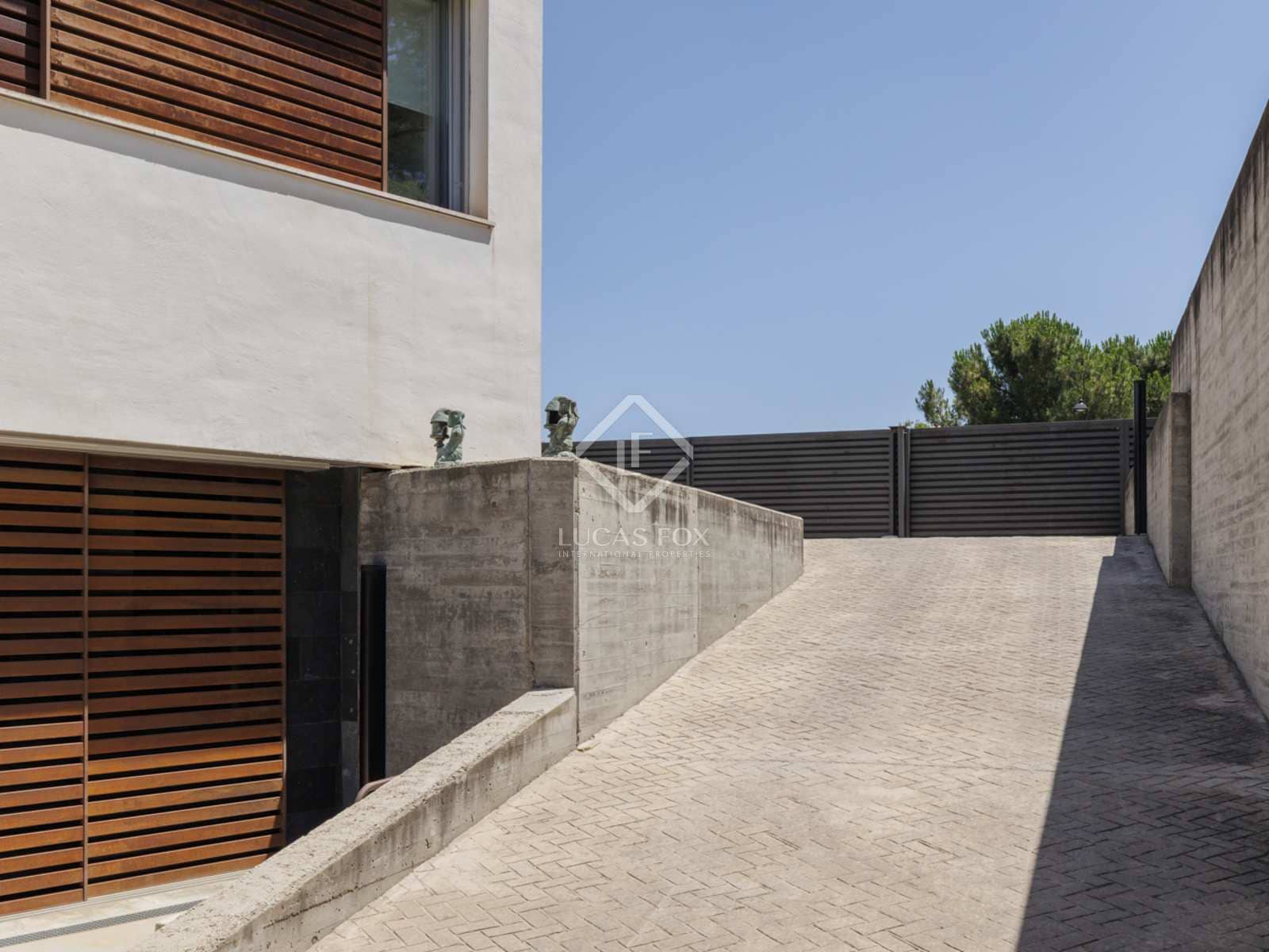 7 soveværelse Villa til salg i Pozuelo de Alarcon med swimmingpool garage - € 7.300.000 (Ref: 8439587)