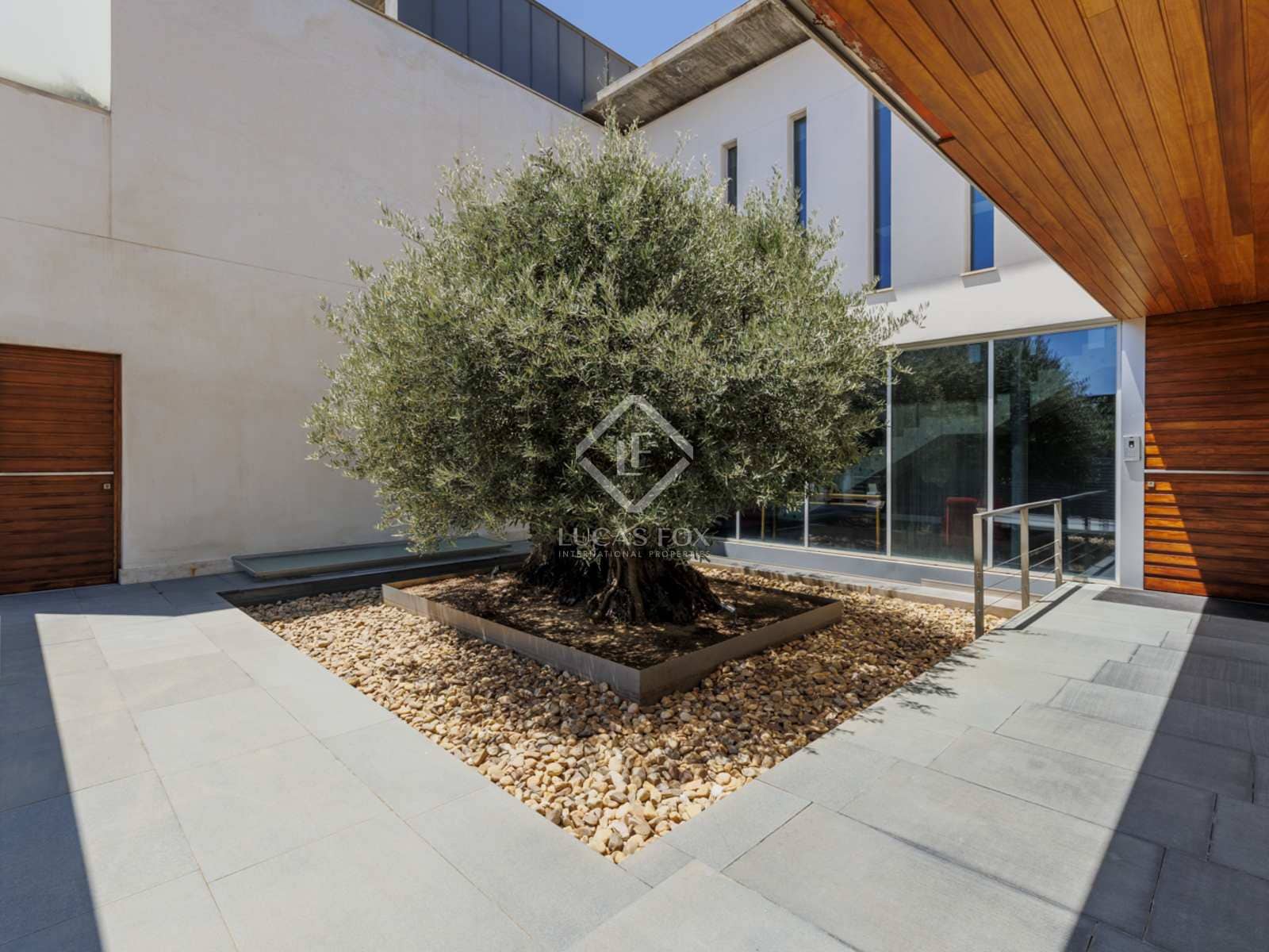 7 soveværelse Villa til salg i Pozuelo de Alarcon med swimmingpool garage - € 7.300.000 (Ref: 8439587)