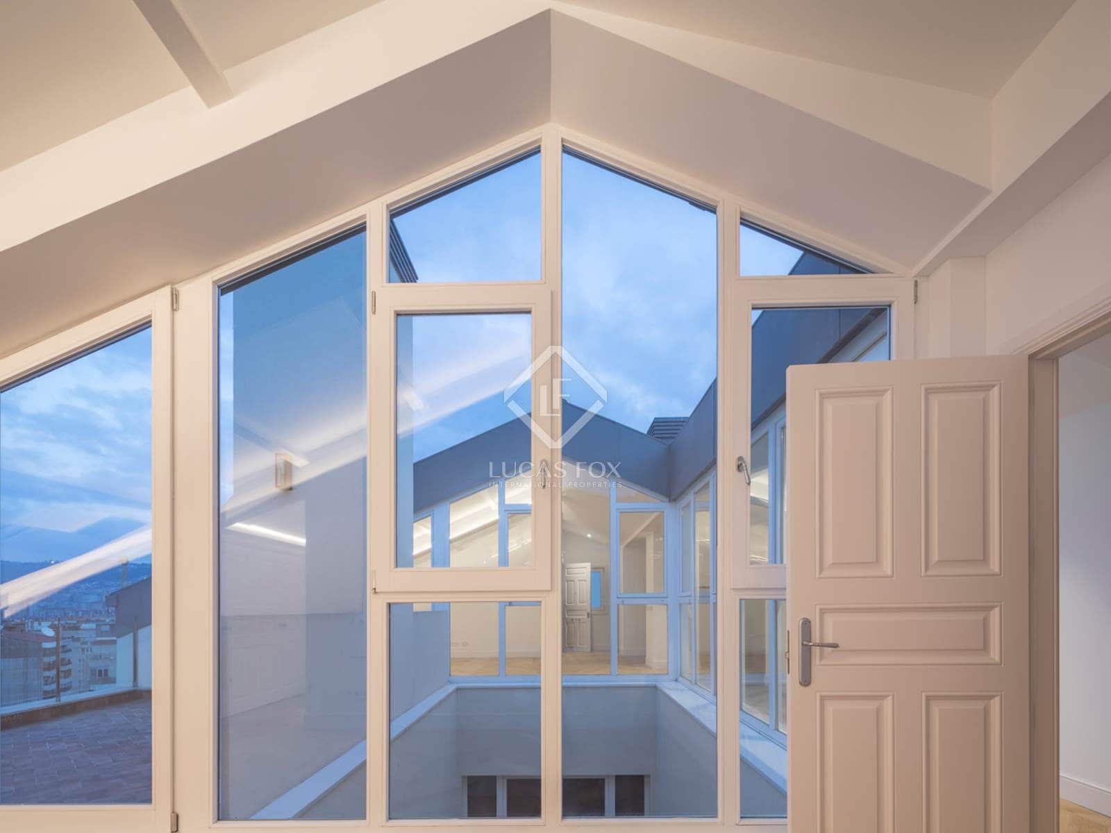 3 bedroom Penthouse for sale in Vigo - € 1,175,000 (Ref: 8439871)