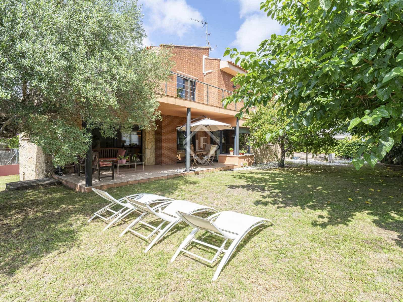 4 soveværelse Villa til salg i Tarragona by med garage - € 695.000 (Ref: 8441629)
